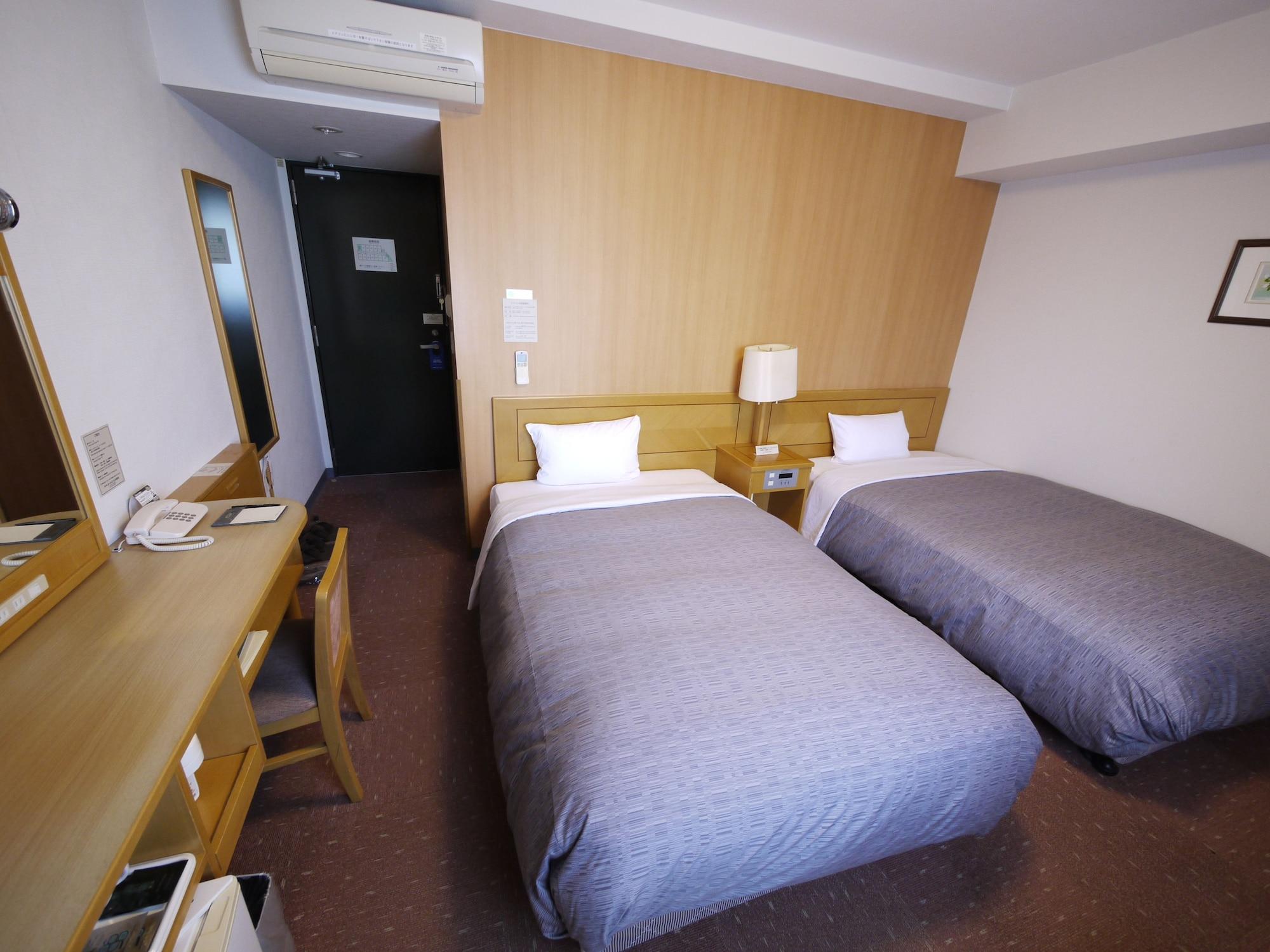 Hotel Route-Inn Oita Ekimae Bagian luar foto